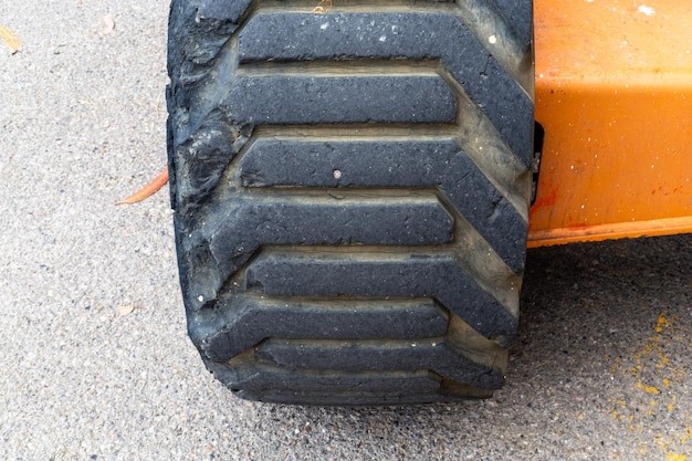 How to replace rubber track on a mini excavator in 5 Steps